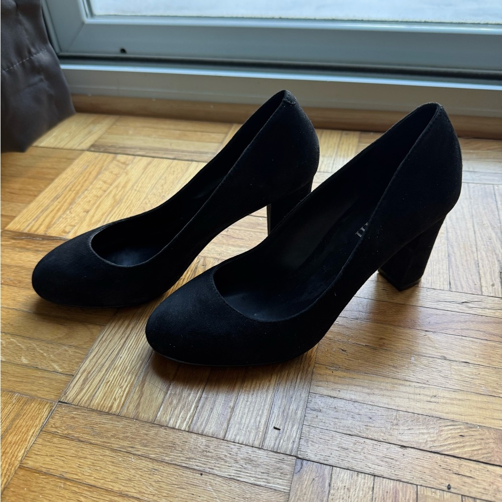 Elegant Black Women's Minelli Pumps